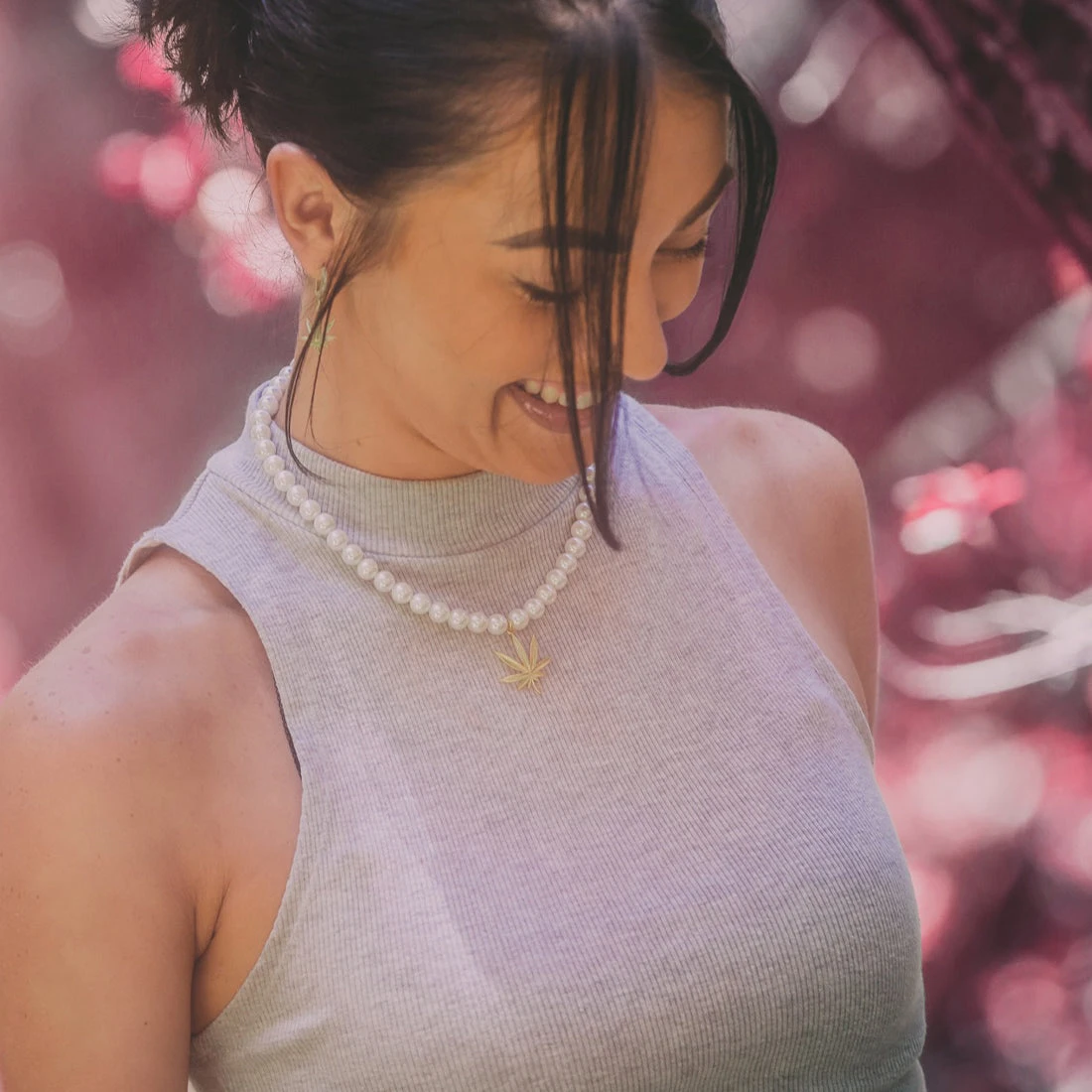 Cannabis Leaf Pearl Necklace 5 Cannabis Leaf Pearl Necklace - Image 5