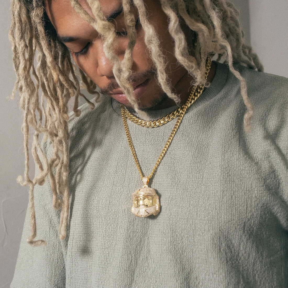 Halo X King Ice - Master Chief Helmet Necklace 4 Halo X King Ice - Master Chief Helmet Necklace - Image 4